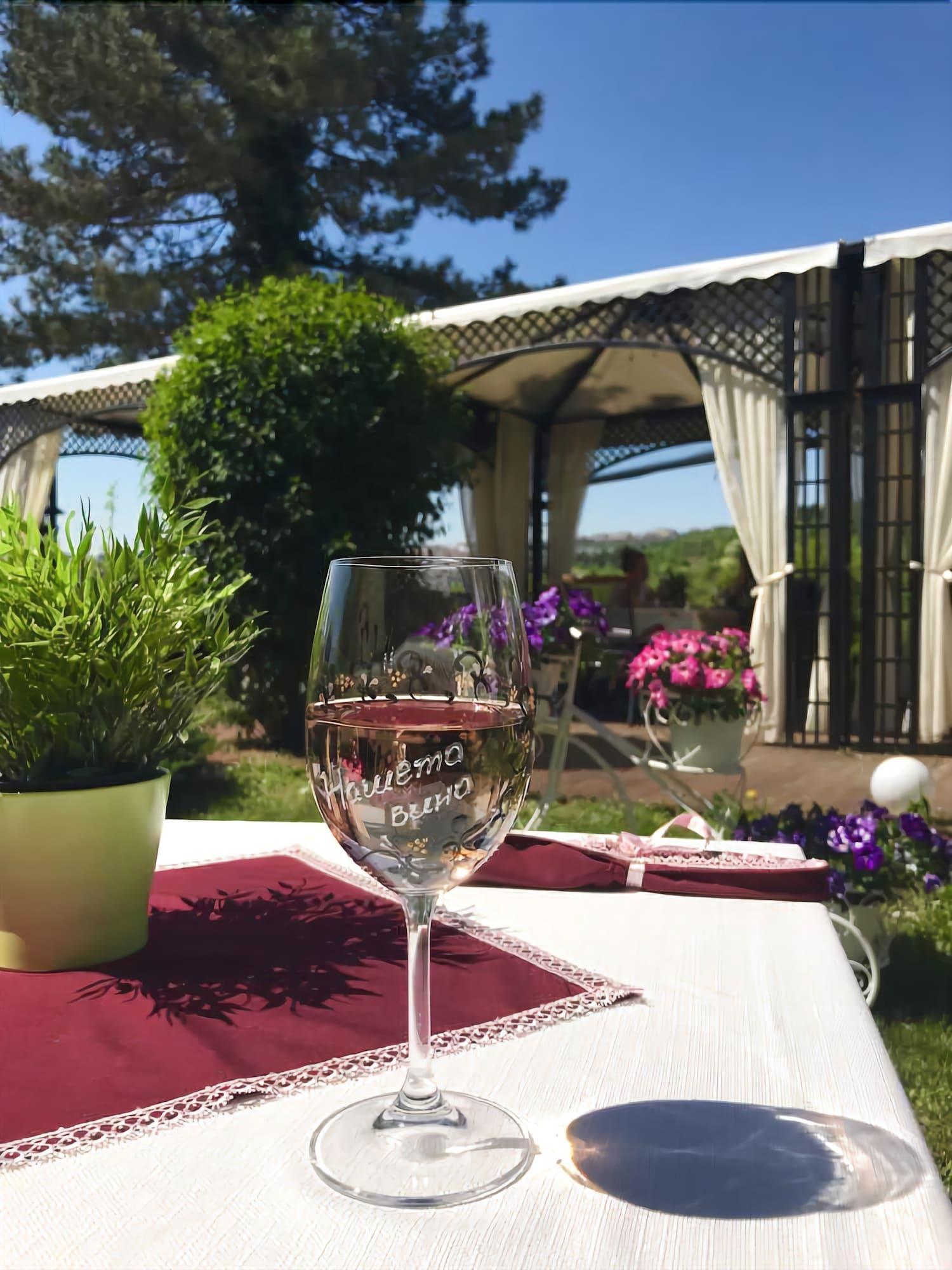 Park Hotel Raya Garden - Free Parking Veliko Tarnovo Ngoại thất bức ảnh