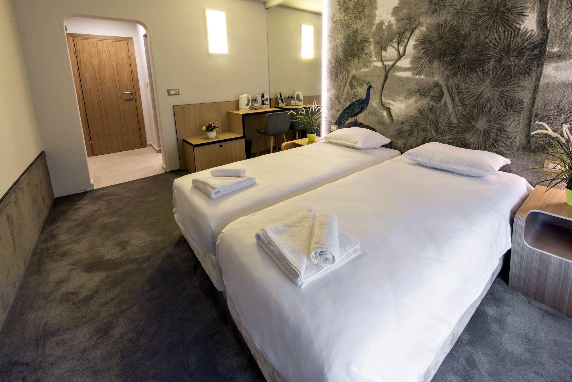 Park Hotel Raya Garden - Free Parking Veliko Tarnovo Ngoại thất bức ảnh