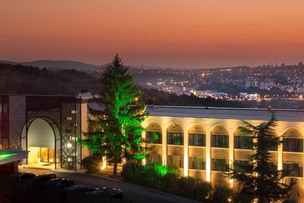 Park Hotel Raya Garden - Free Parking Veliko Tarnovo Ngoại thất bức ảnh