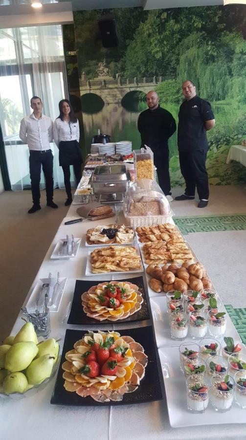 Park Hotel Raya Garden - Free Parking Veliko Tarnovo Ngoại thất bức ảnh