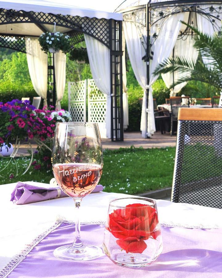 Park Hotel Raya Garden - Free Parking Veliko Tarnovo Ngoại thất bức ảnh